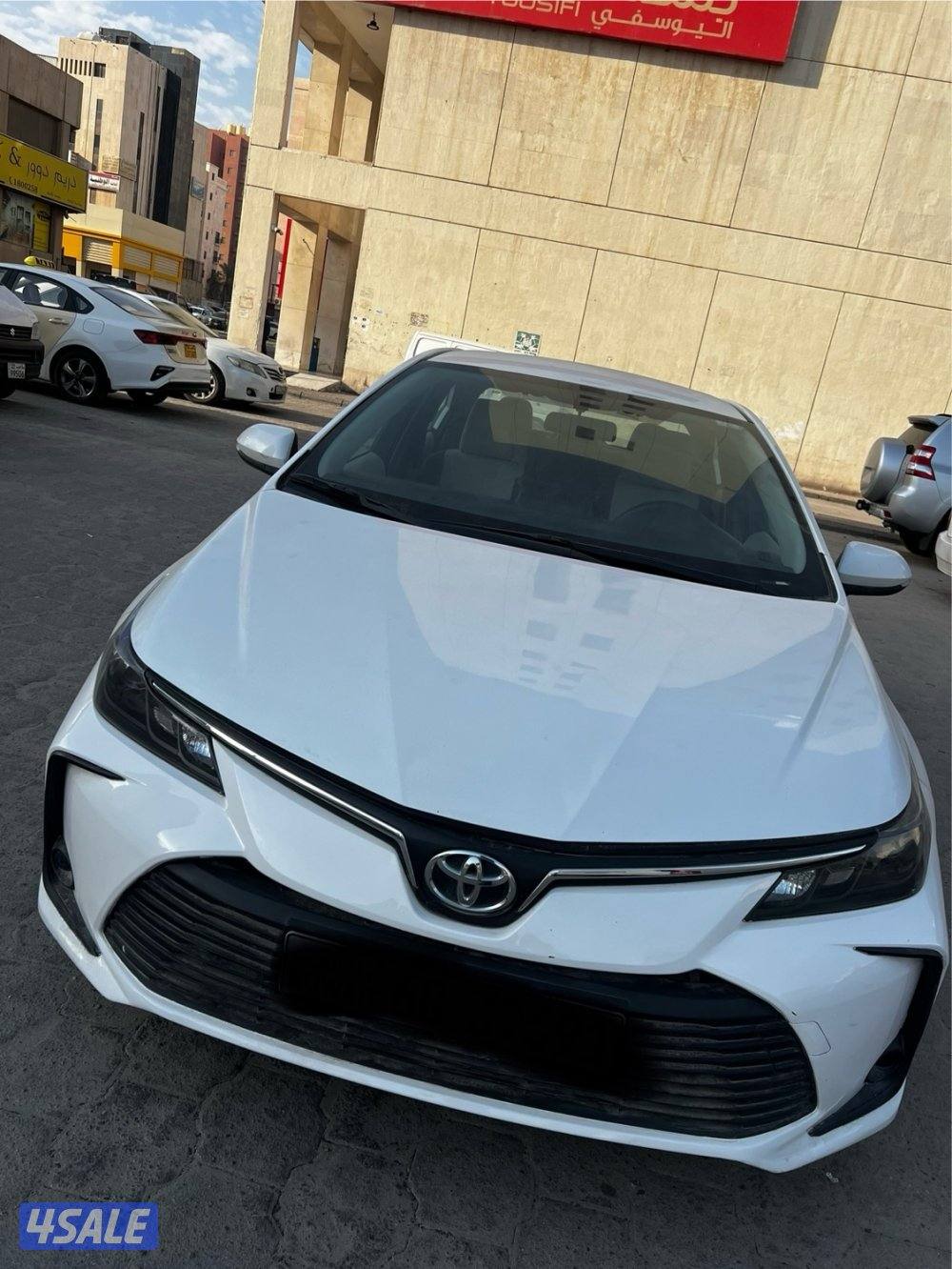 للبيع كورولا2021 نظيفة جدا0