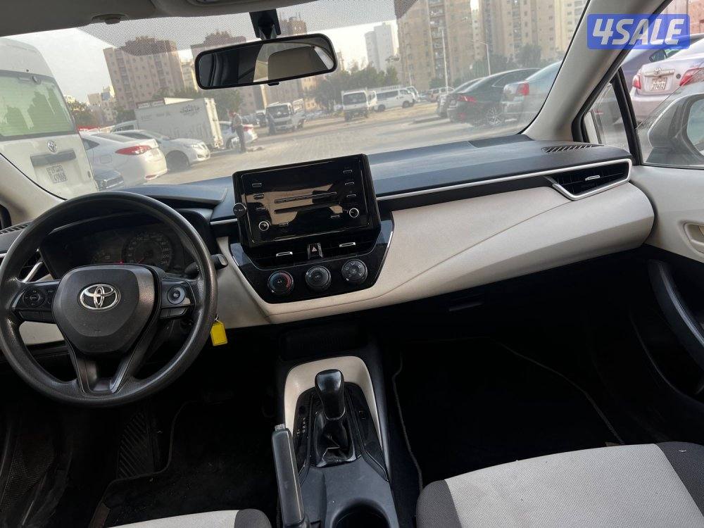 للبيع كورولا2021 نظيفة جدا3
