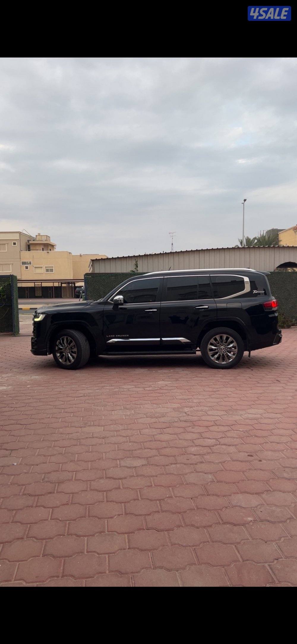 لاندكروزر VXR1