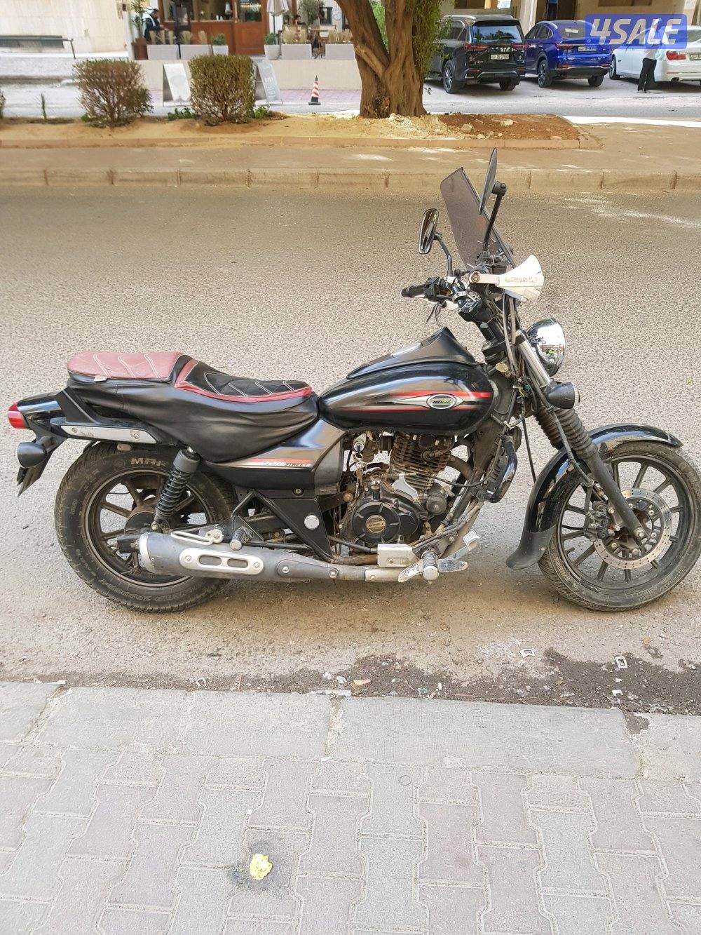 Bajaj avenger street 220cc free spare some0