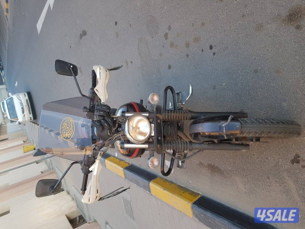 Bajaj avenger street 220cc free spare some1
