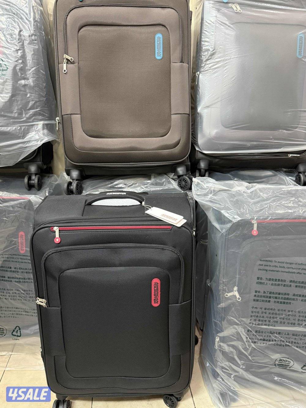 American Tourister Medium Suitcase 68cm - Brand New0