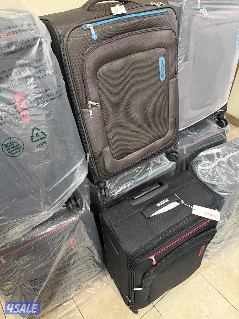 American Tourister Medium Suitcase 68cm - Brand New1