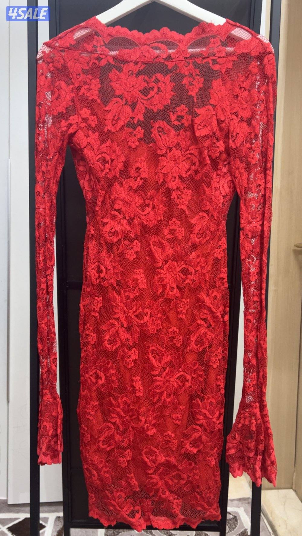 فستان سهره من فرنسا لبسه وحده فقط سعره الاصلي ٢٠٠1