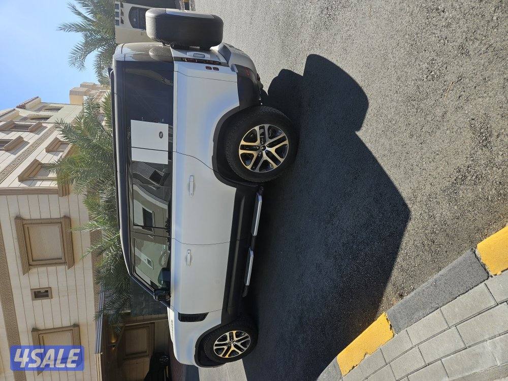 LAND ROVER DEFENDER3