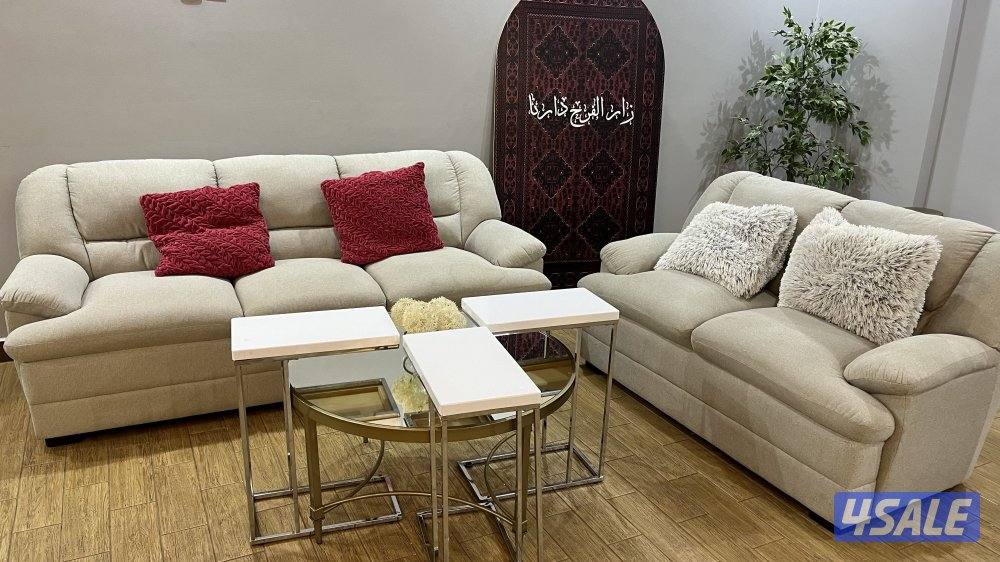 بيع غنفات مع طاولتهم وثلاث طاولات اخرى0