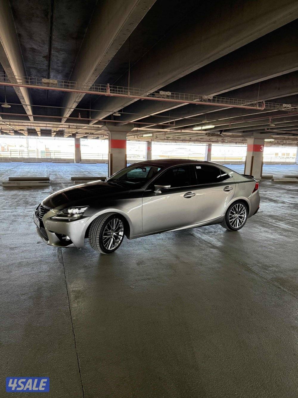 Lexus ارنوب12