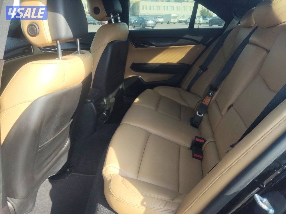 كاديلاك cts موديل ٢٠١٣ عداد ٣٨٣ لون اسود بحاله جيده5