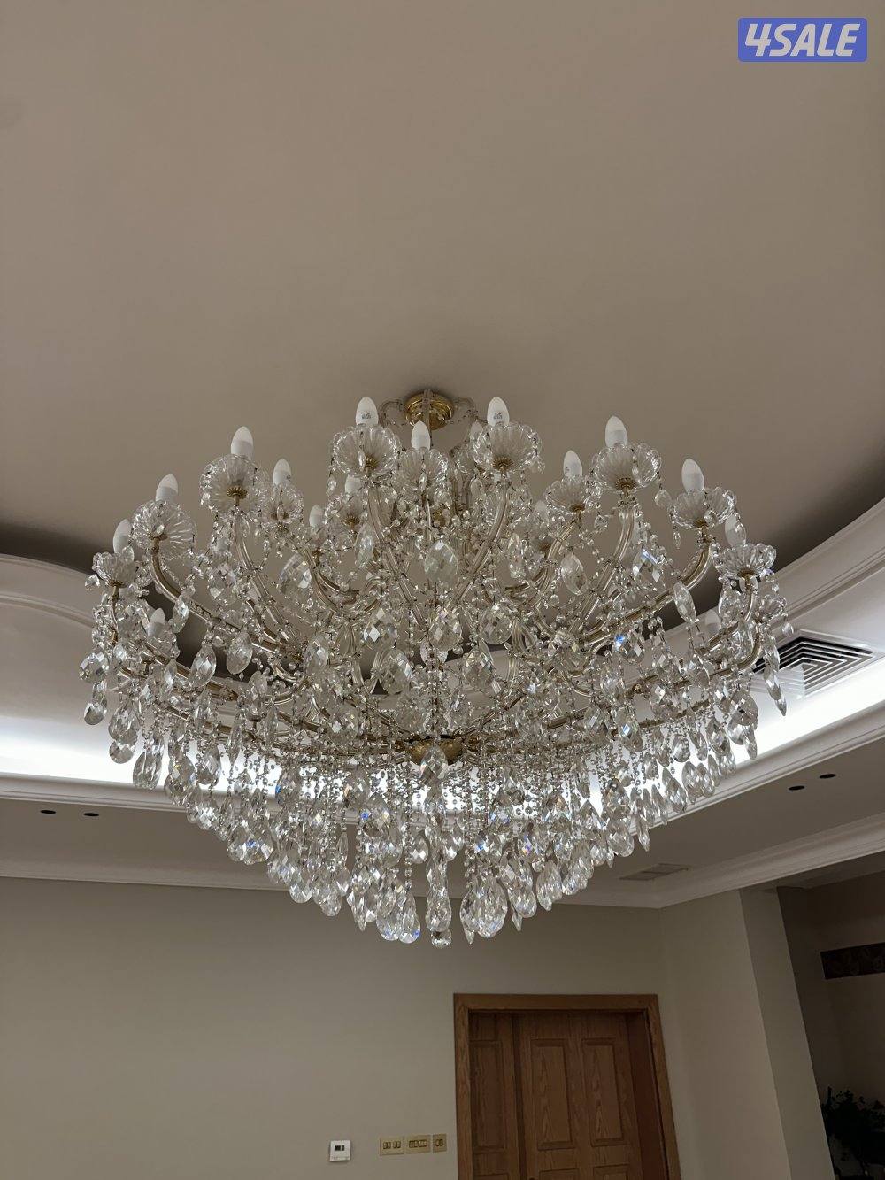 للبيع ثريا كريستال فاخره بحجم كبيره جدا1