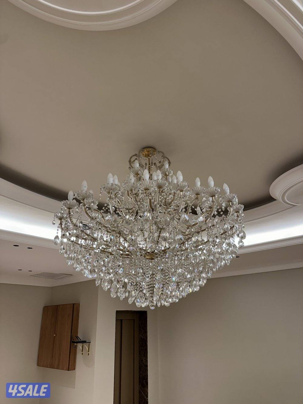 للبيع ثريا كريستال فاخره بحجم كبيره جدا2