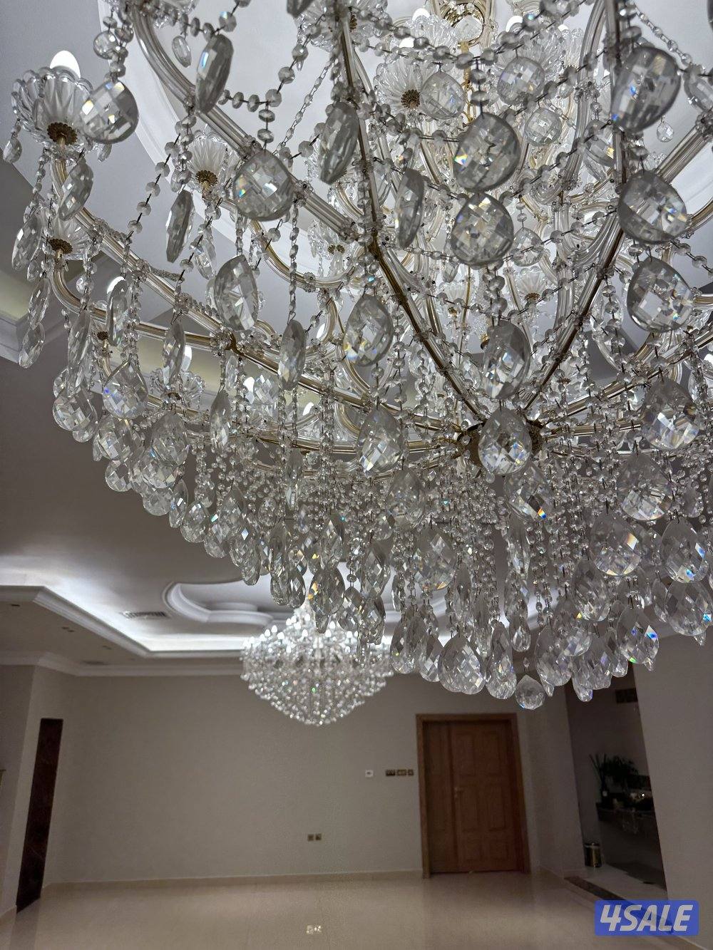 للبيع ثريا كريستال فاخره بحجم كبيره جدا4