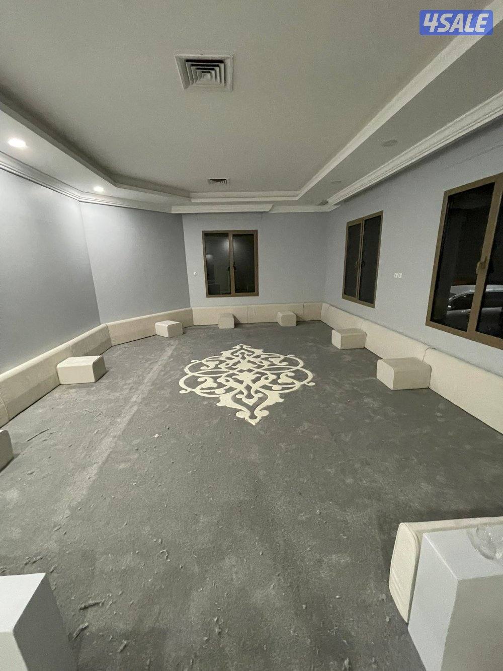 صمم  وحنا نفذ تفصيل مساند سجاد حتتصل نصل.دقة في الموعد سرعة في التركيب12