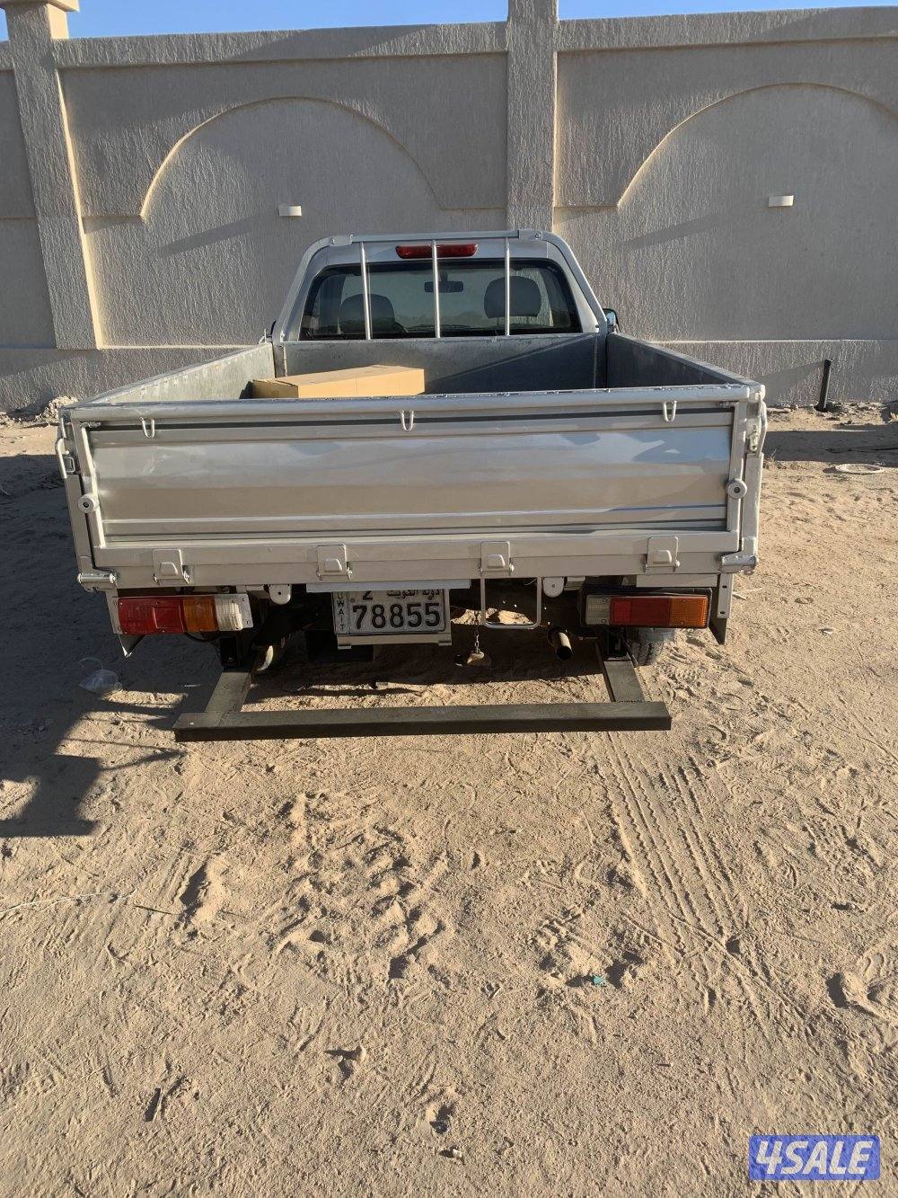 وانيت ايسوزو 2005 اللون فضي بيمه سنة4