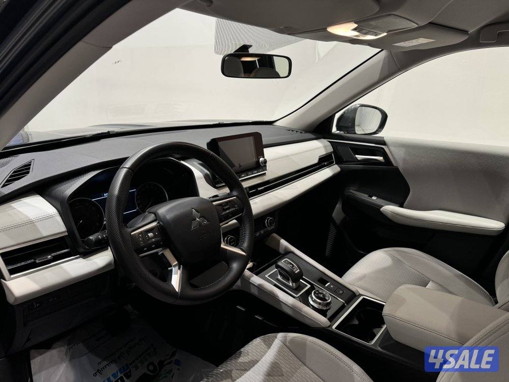 Mitsubishi Outlander4