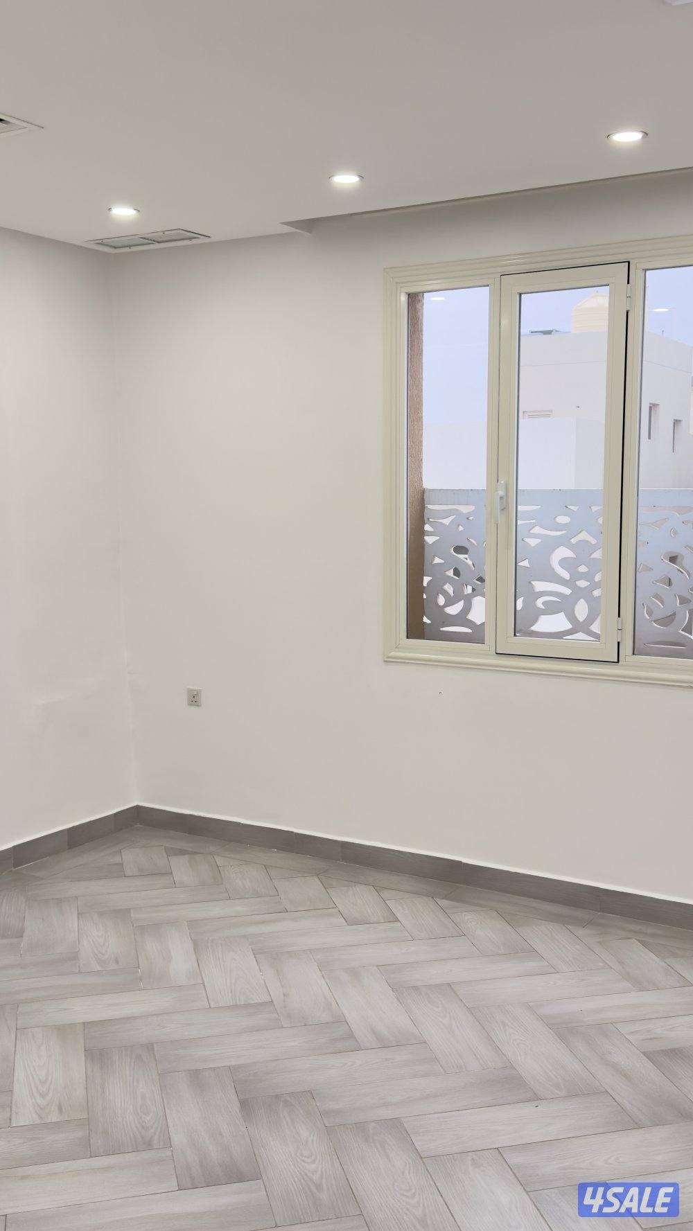 شقة روف 3 غرف0