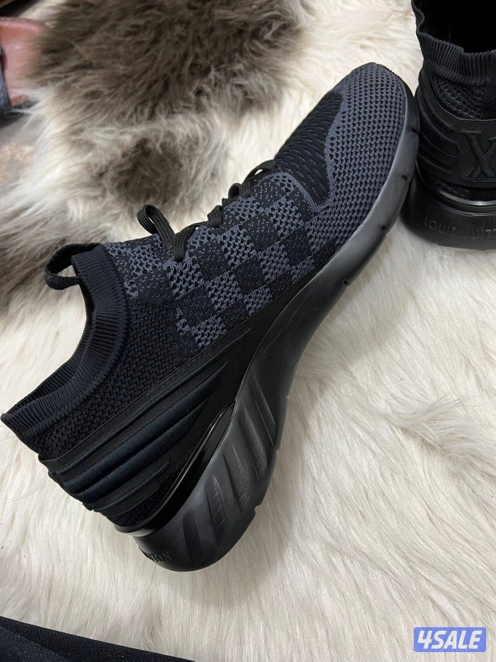 Lv اصلي مقاس ٤٢ونص0