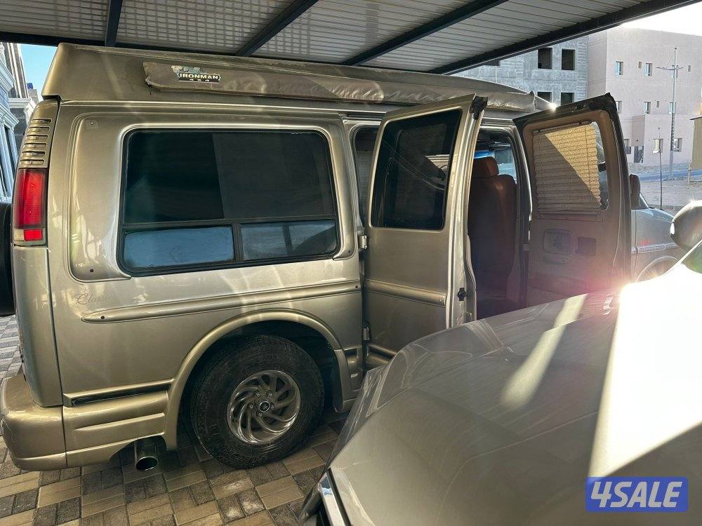 للبيع فان جي ام اس 2000 شرط الفحص ماشي 150 الف1