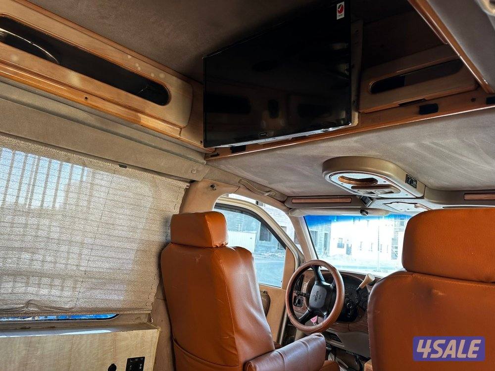 للبيع فان جي ام اس 2000 شرط الفحص ماشي 150 الف6