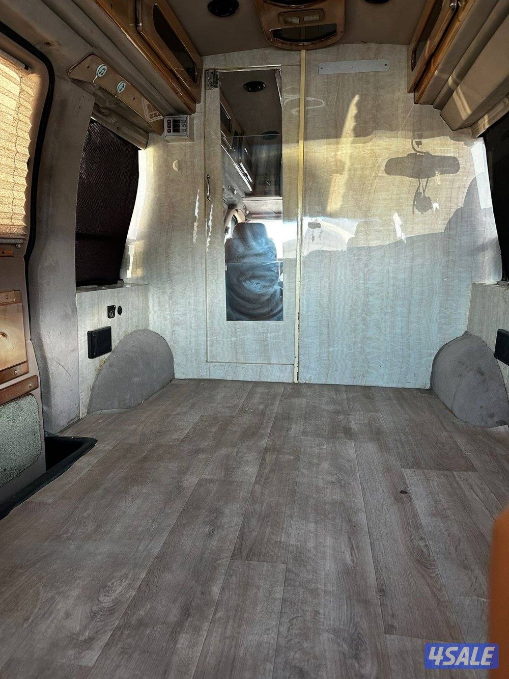 للبيع فان جي ام اس 2000 شرط الفحص ماشي 150 الف7