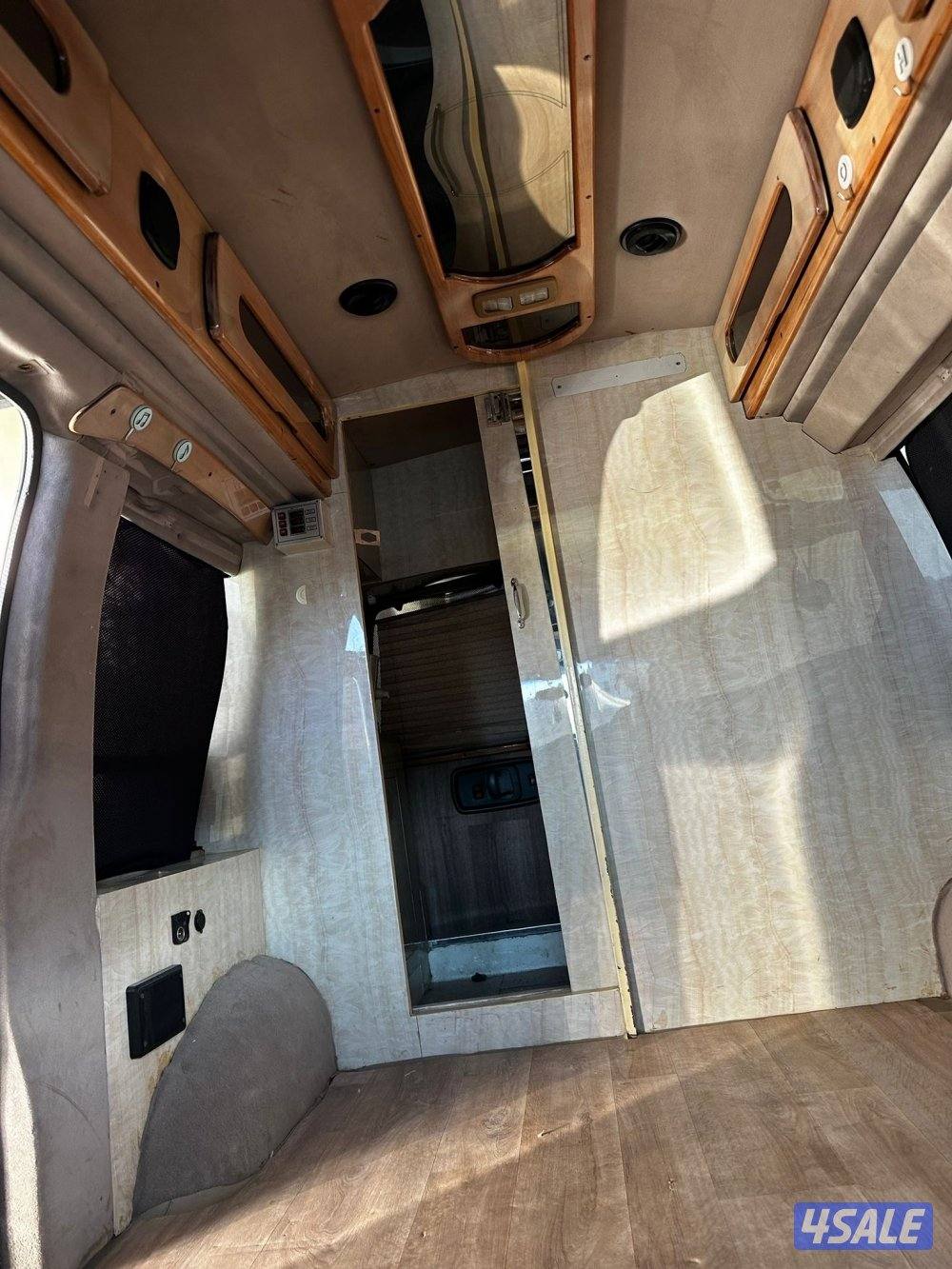 للبيع فان جي ام اس 2000 شرط الفحص ماشي 150 الف10