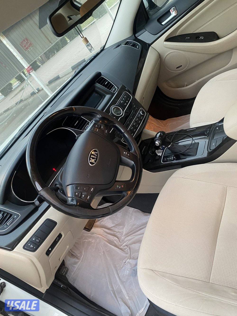 للبيع كيا كدنزا موديل 2015 ماشي 181 بحالة ممتازة فحص غير مكينة شاصي صب4