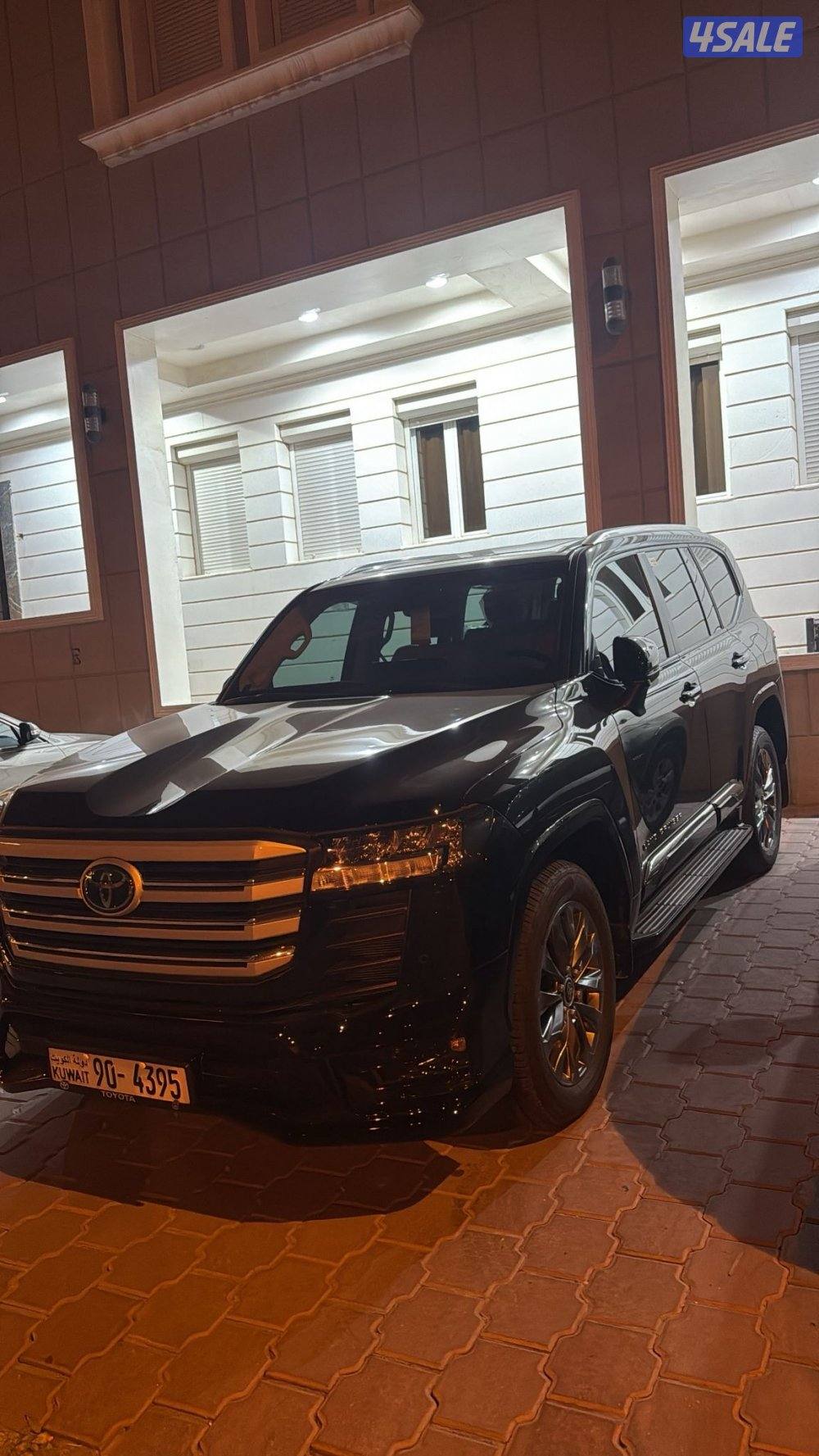 للبيع لاند ٢٠٢٤ اسود ايرو اس ماشي ١٢٠٠٠ توين تيربو0