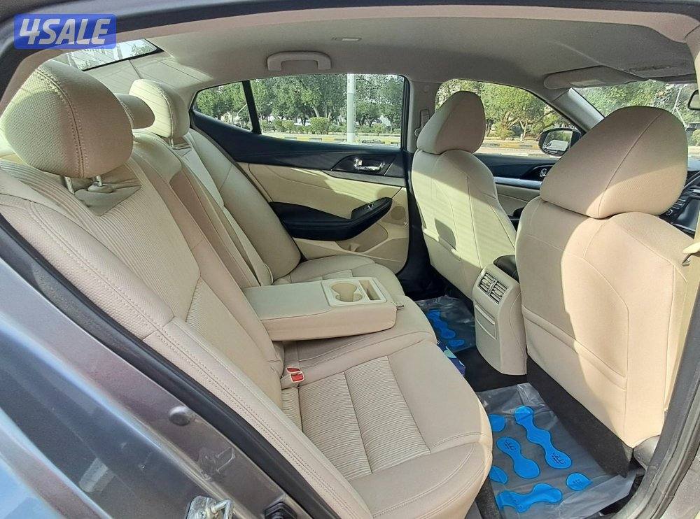 Nissan Maxima - 2016 Grey7