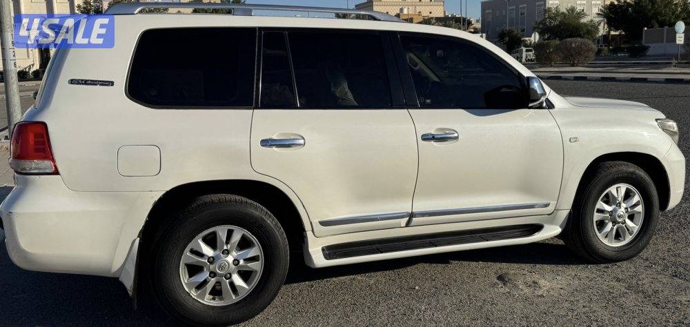 لاندكروزر GXR4