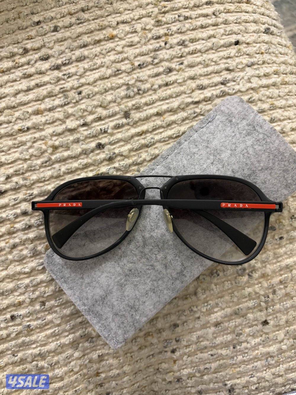 للبيع نظاره برادا اصليه مستعمله0