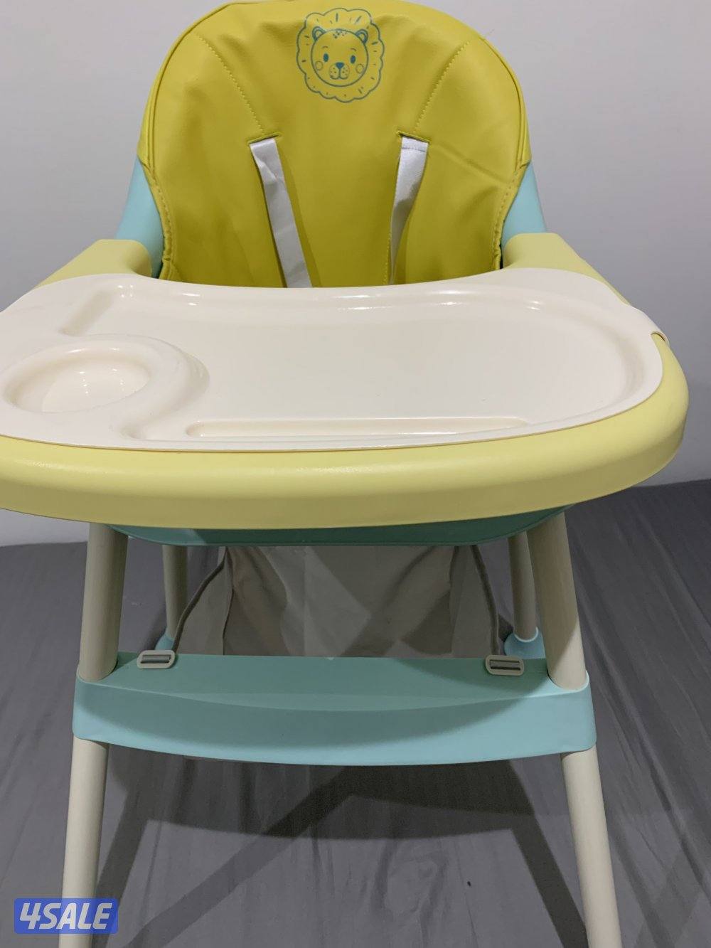 كرسي طعام للاطفال شبه جديد0