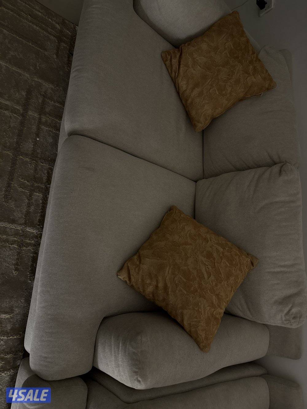 للبيع غرفة جلوس مع طاولة سفرة بحالة ممتازة جدا1