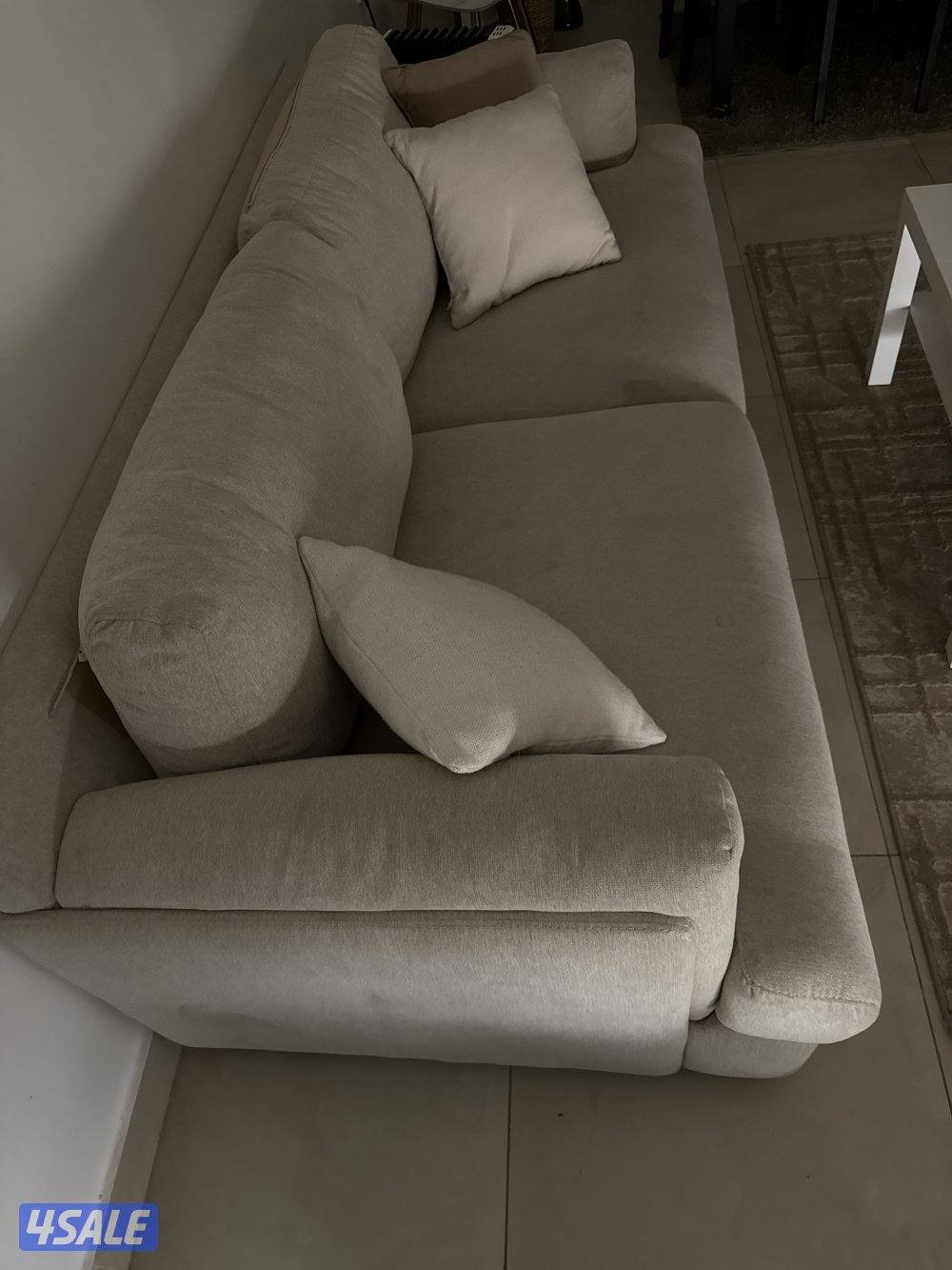 للبيع غرفة جلوس مع طاولة سفرة بحالة ممتازة جدا2