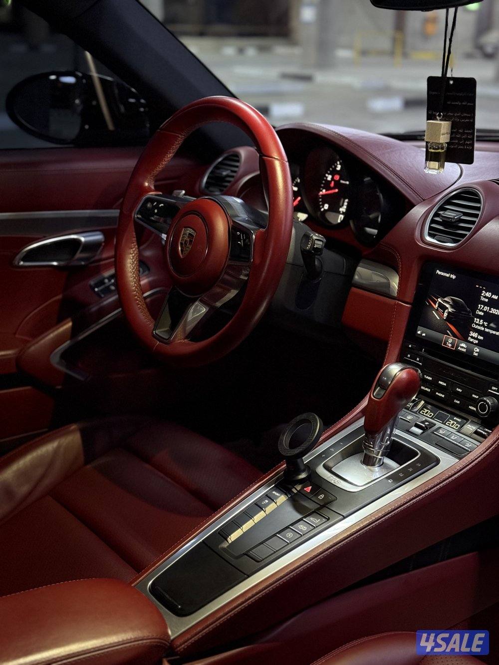 PORSCHA CAYMAN 718 -20196