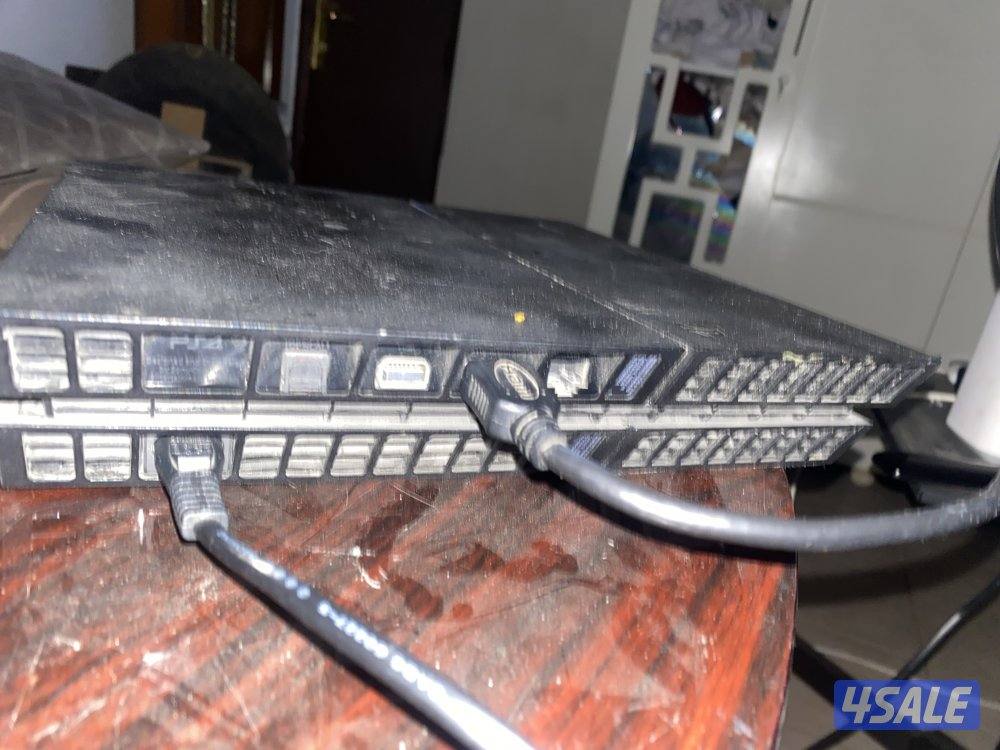 سوني فور جديده فقط استعمال ٣ شهور نضيفه جدا0