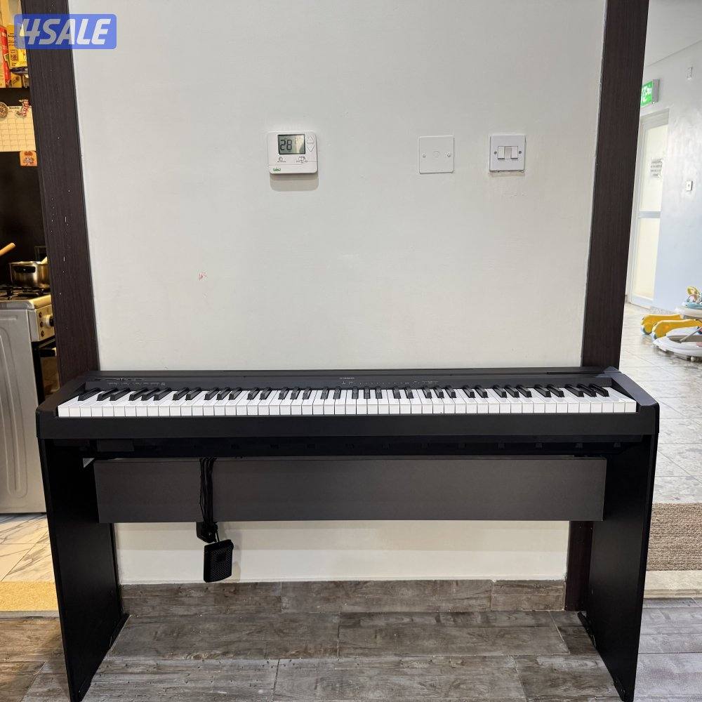 Digital Piano Yamaha P-45 with stand, suspension pedal.1
