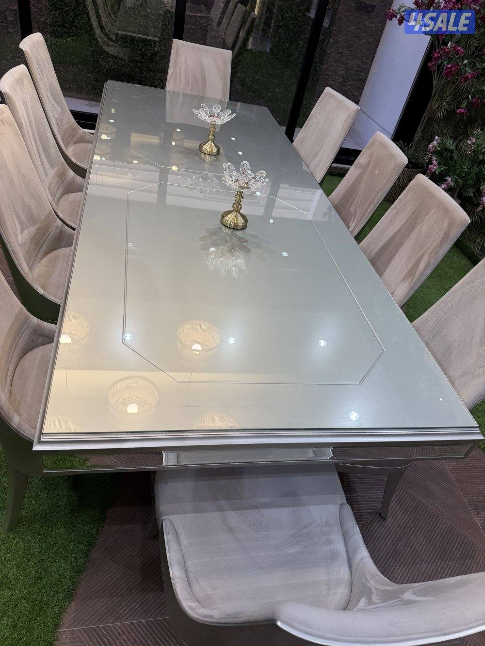 طاوله عشر اشخاص  استخدام خفيف والتحميل على الشاري وشكراً قابل للمساومه2