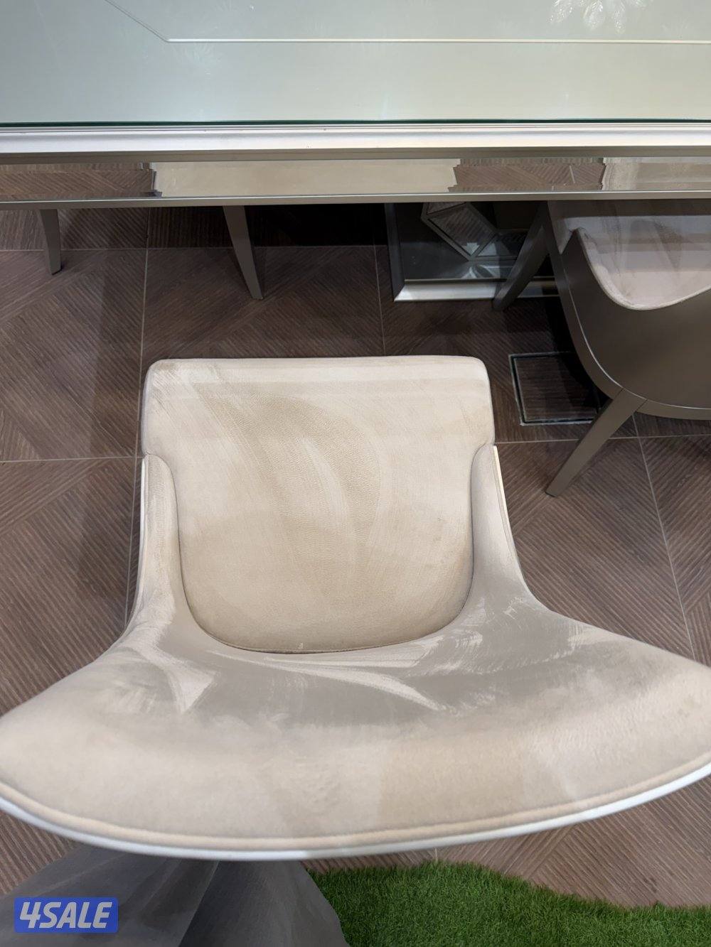 طاوله عشر اشخاص  استخدام خفيف والتحميل على الشاري وشكراً قابل للمساومه4