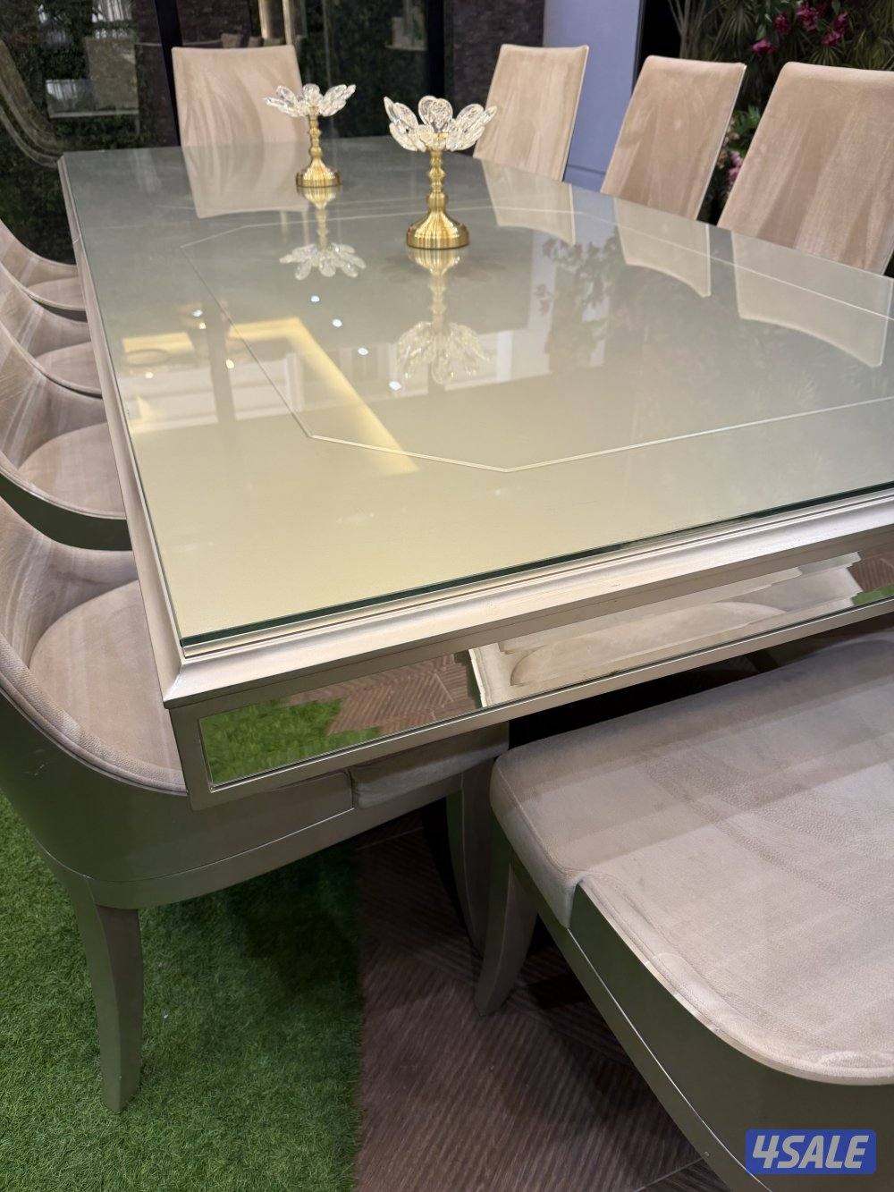 طاوله عشر اشخاص  استخدام خفيف والتحميل على الشاري وشكراً قابل للمساومه5