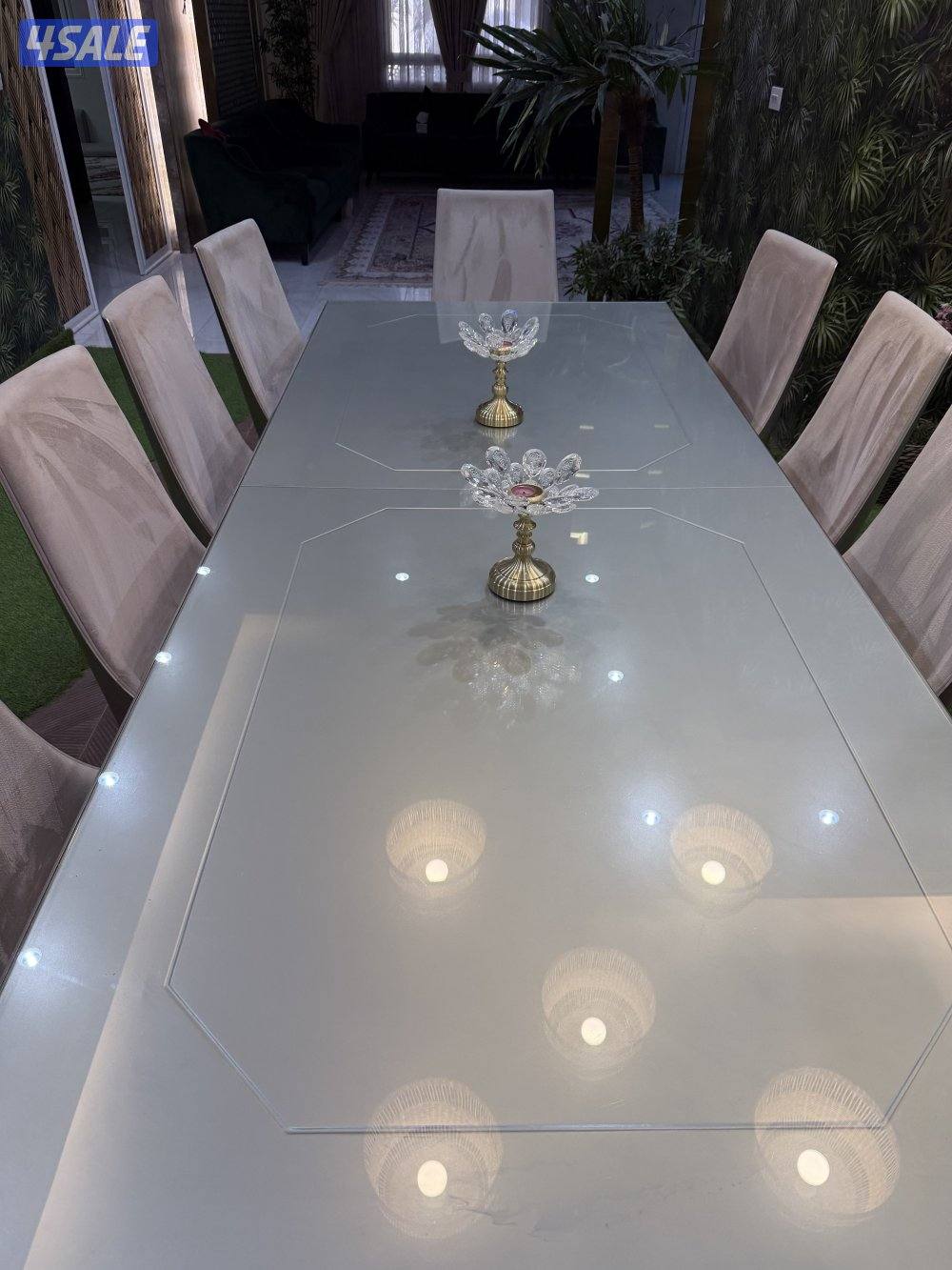 طاوله عشر اشخاص  استخدام خفيف والتحميل على الشاري وشكراً قابل للمساومه8