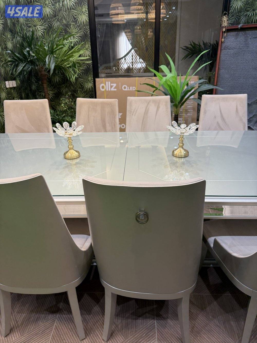 طاوله عشر اشخاص  استخدام خفيف والتحميل على الشاري وشكراً قابل للمساومه9