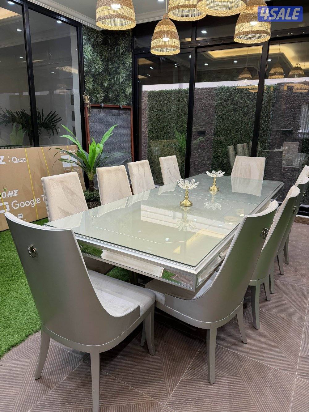 طاوله عشر اشخاص  استخدام خفيف والتحميل على الشاري وشكراً قابل للمساومه11