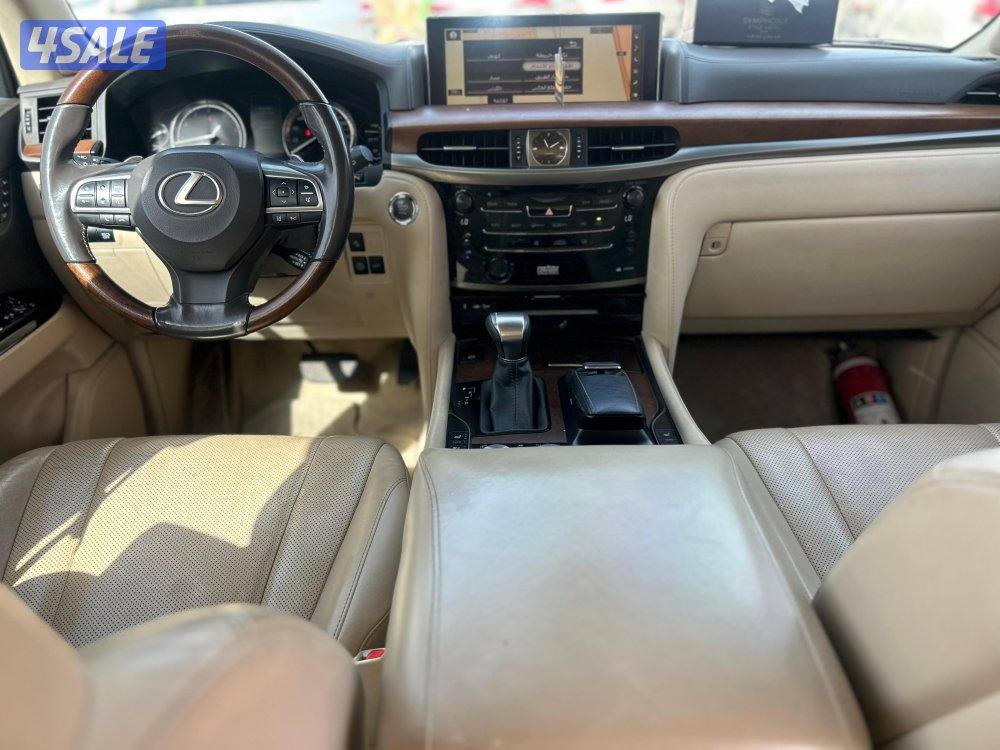 لكزس LX570 درجه اولى
موديل 2016
ماشى 159.000 k.m 
وارد الساير.6