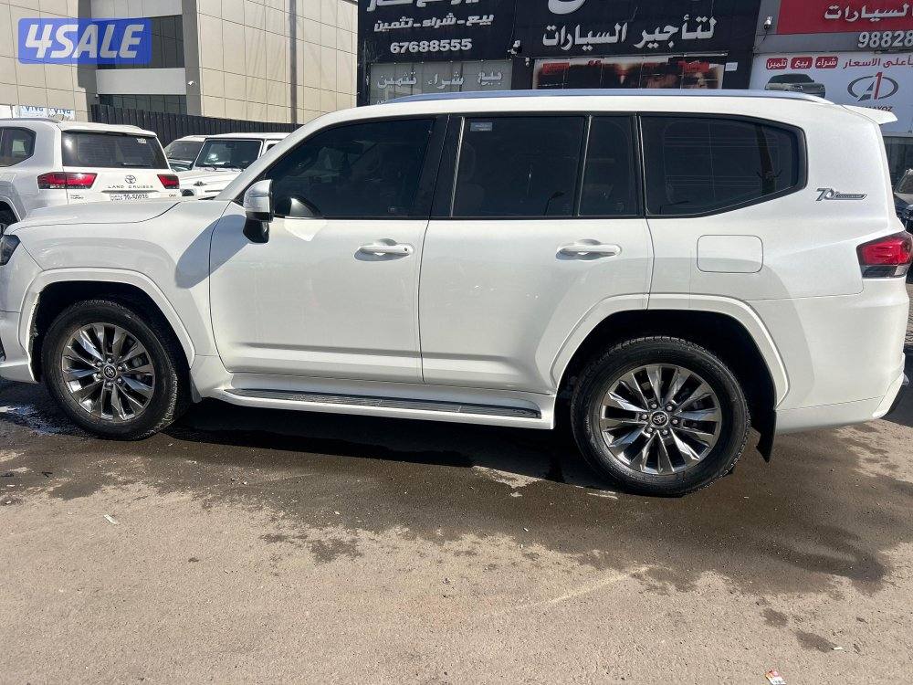 تويوتا لاند كروزر GX.R AEROs
 twin turbo.V6
موديل 2022
ماشى 159.000 km3