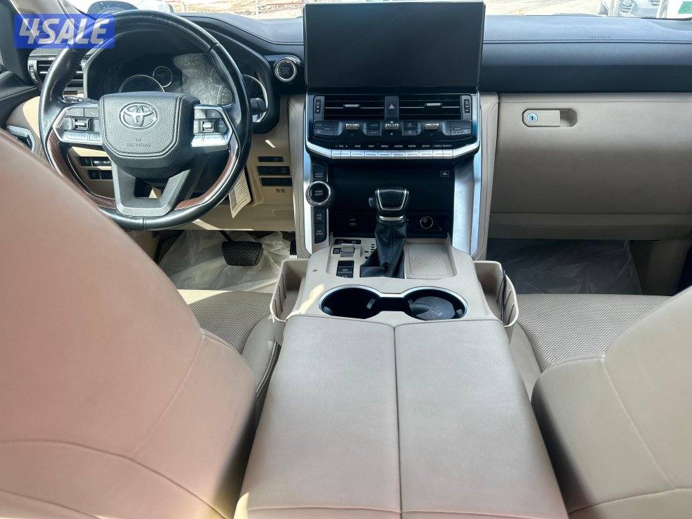 تويوتا لاند كروزر GX.R AEROs
 twin turbo.V6
موديل 2023
ماشى 114.000 k.5