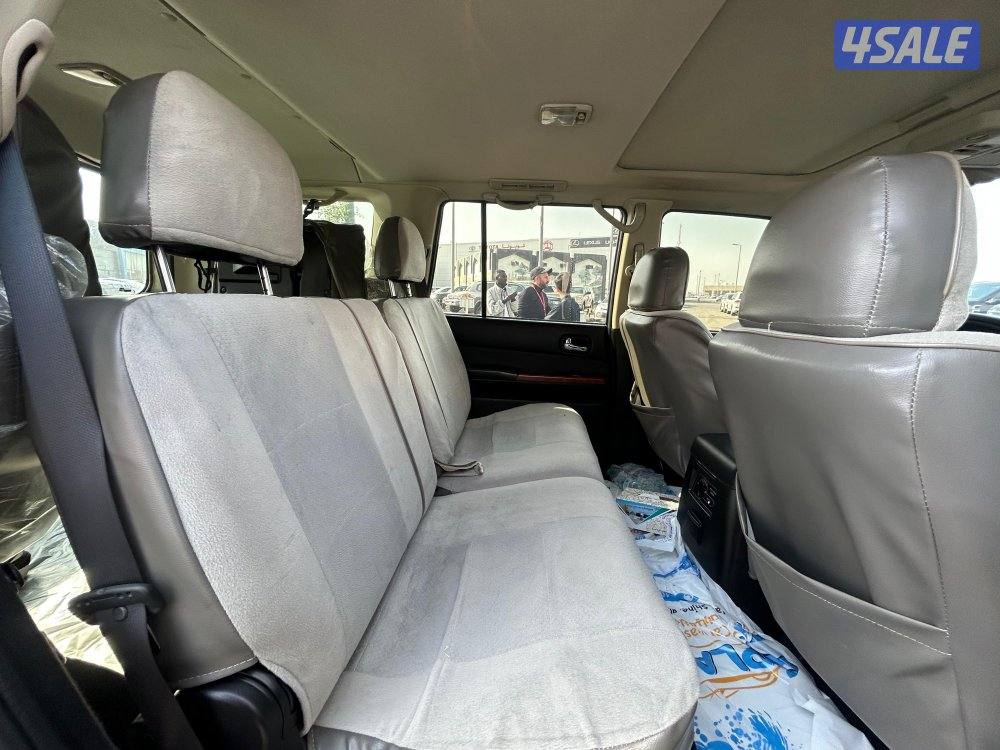 نيسان باترول سفارى
موديل 2023
ماشى 92.000 k.m 
وارد البابطين  .4