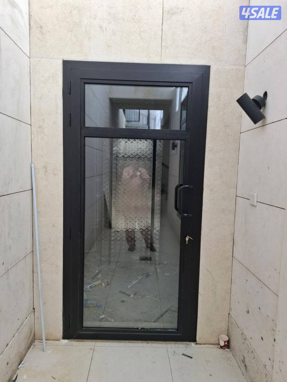 Aluminium and shutters glass decore1