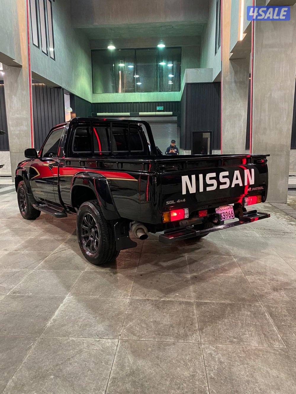 وانيت باترول للبدل مع سياره عائليه او للبيع السعر 100002