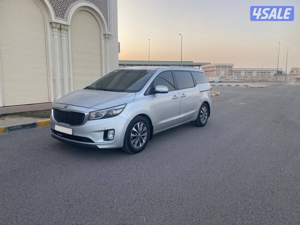 2017-Kia Carnival10