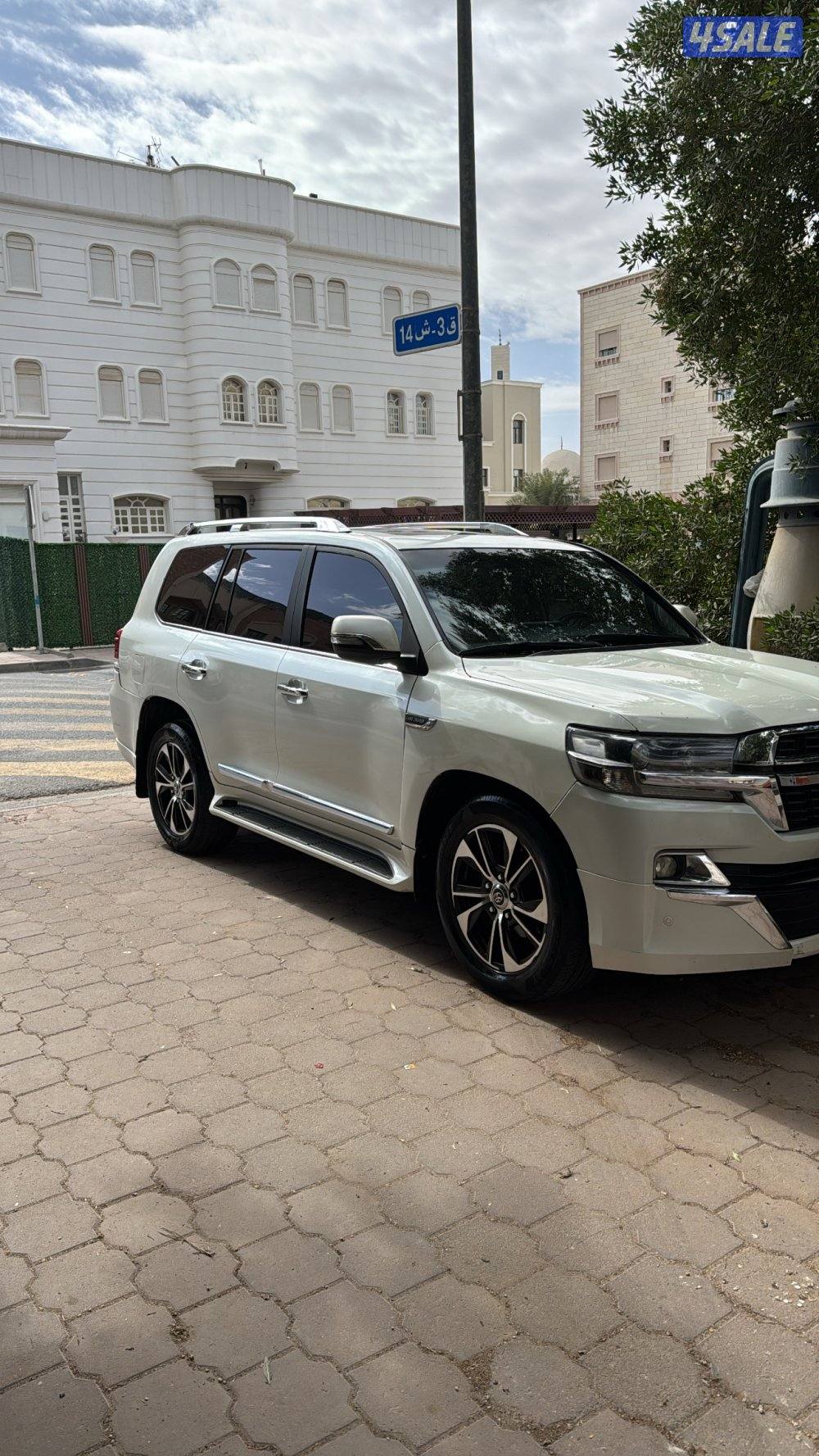 للبيع لاند كروز 2011 مجدد 2021 بالكامل5