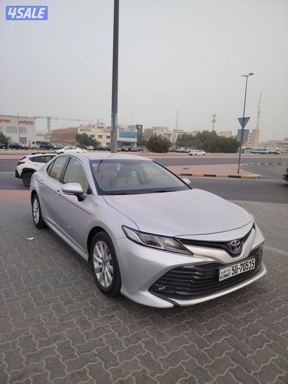 كامري ٢٠١٩ بحاله نادر ماشي٤٢ الف كم الساير1